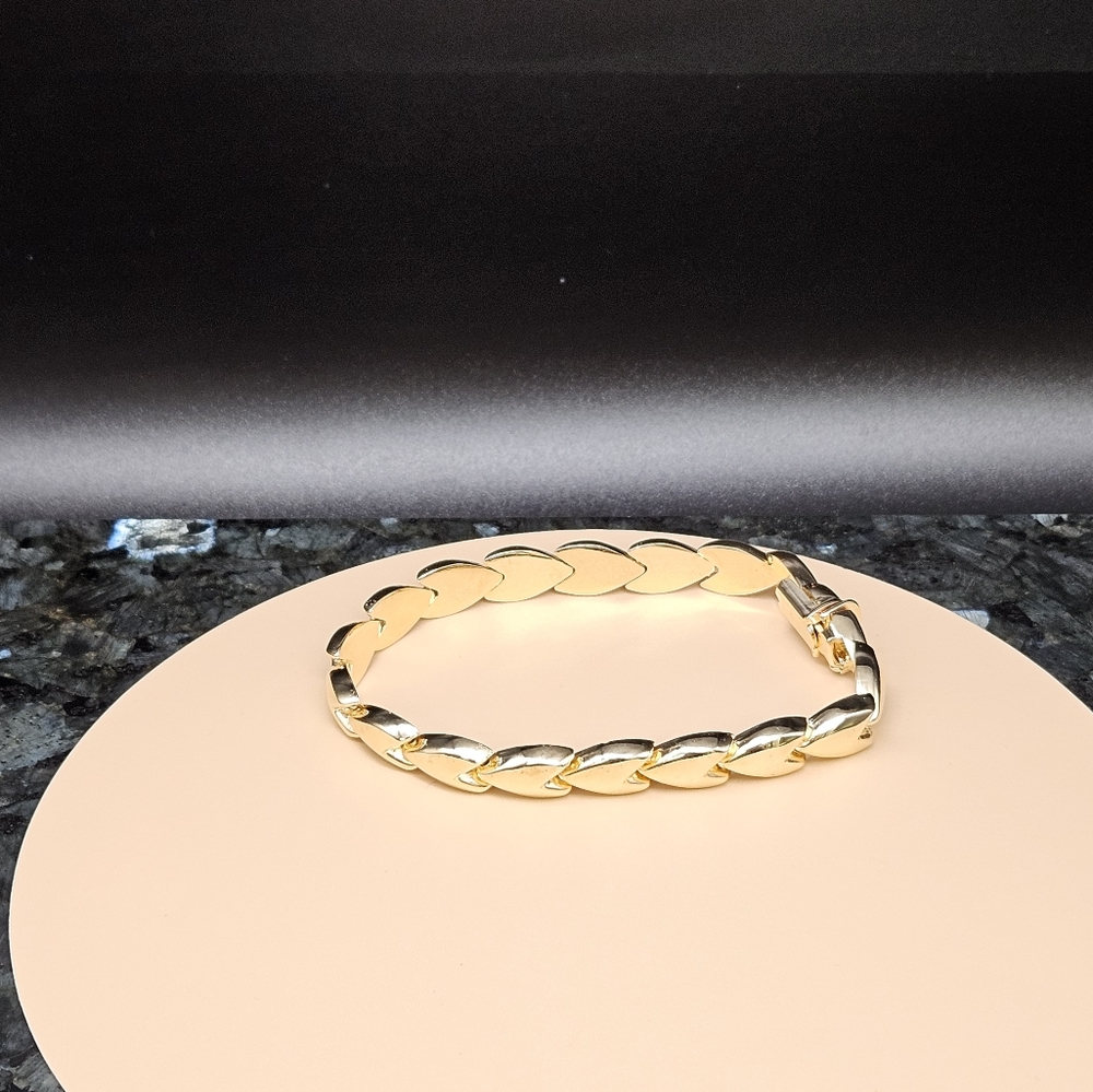 14k Gold heart link bracelet 7-3/4 inch